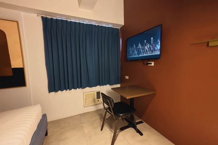 Room 28 of 69