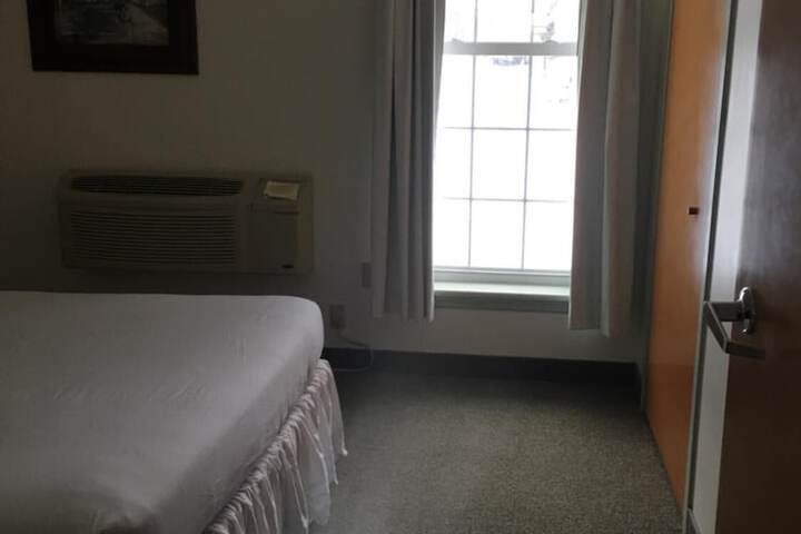Room 11 of 38