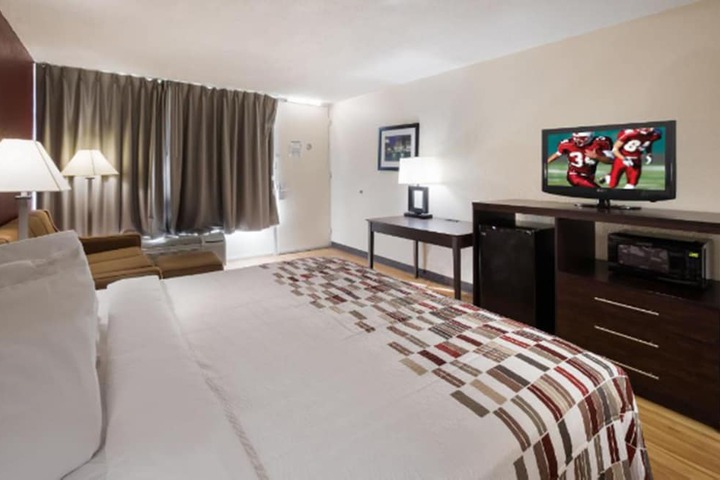Superior King Bed (3 of 6)