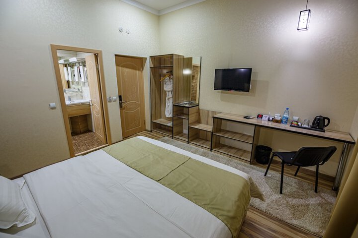 Room 5 of 44