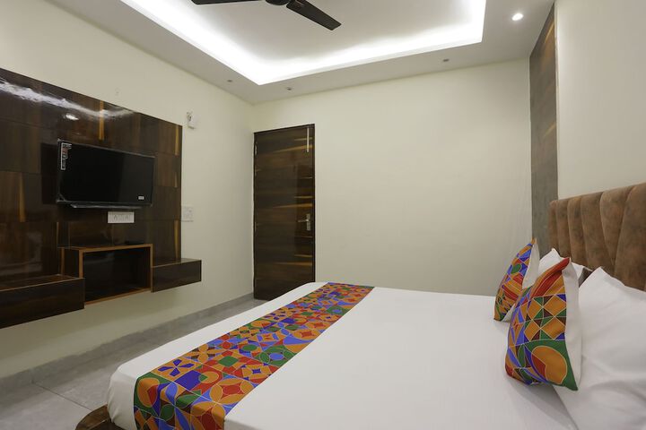 Room 17 of 24