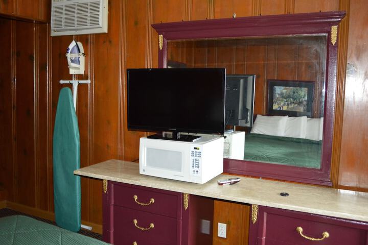 Room 8 of 22