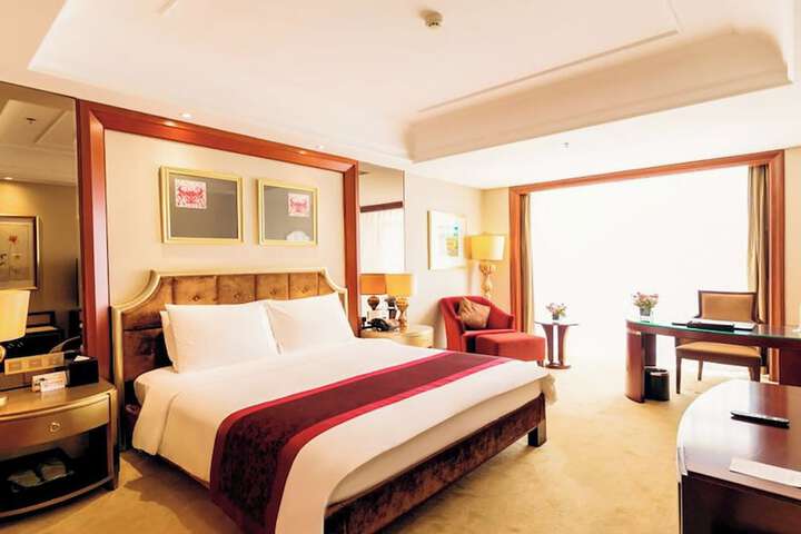 Room 14 of 28