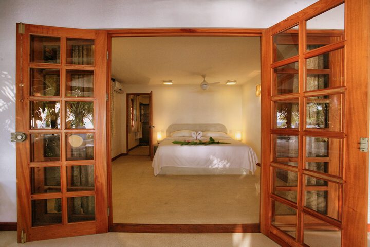 Room 6 of 102