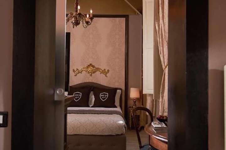 Room 21 of 98