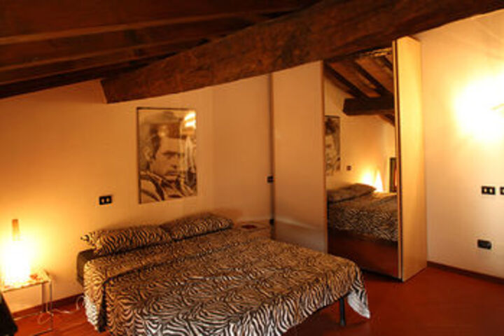 Room 8 of 17