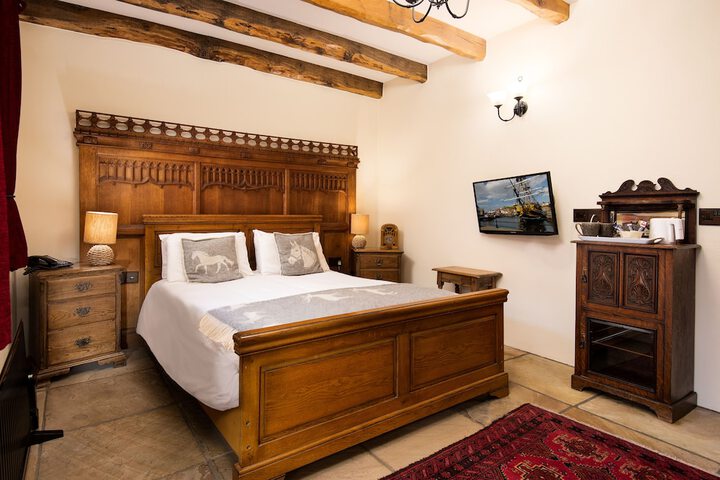 Room 4 of 64
