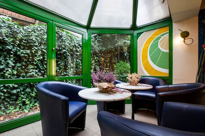 Guest Lobby