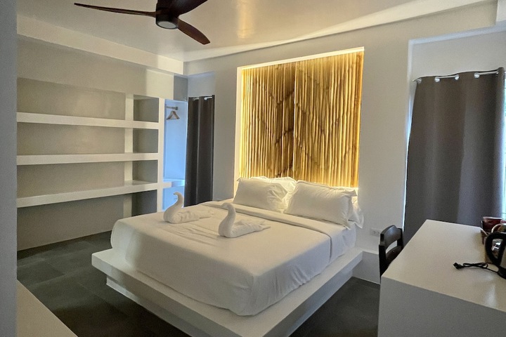 Room 7 of 145