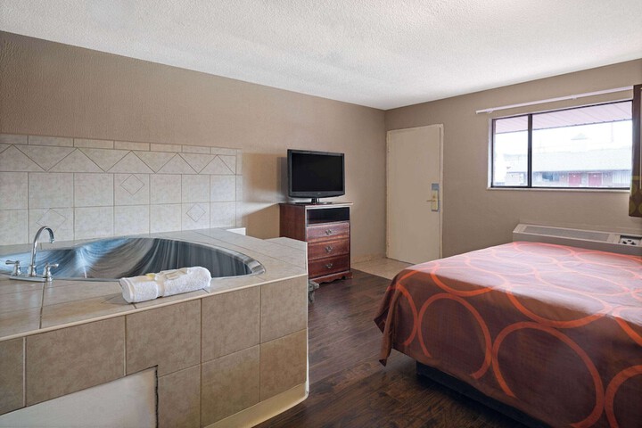 1 King Bed (1 of 16)