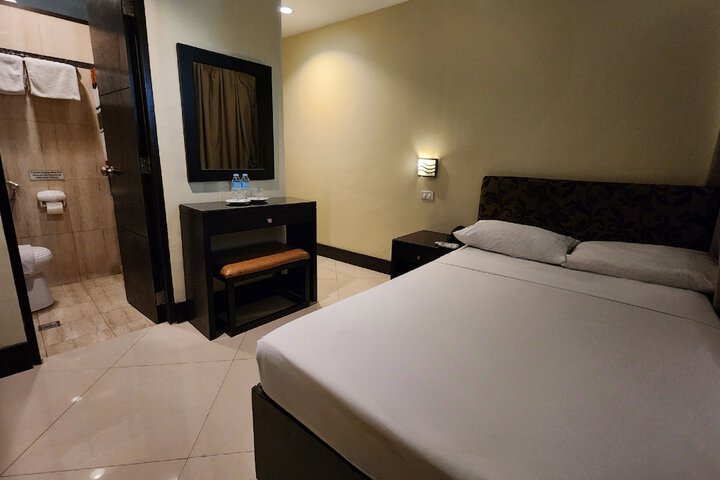 Room 2 of 13