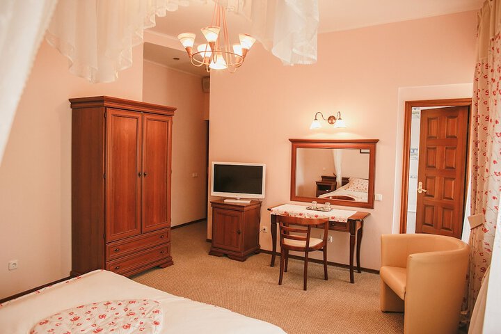 Room 10 of 89