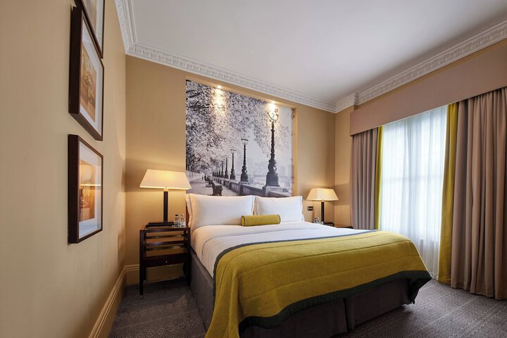 Room 25 of 73