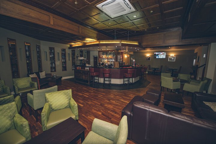 Lounge 64 of 93