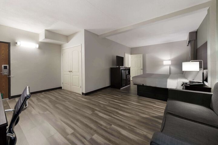 Room 15 of 51