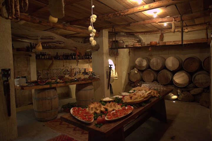 Dining 45 of 77