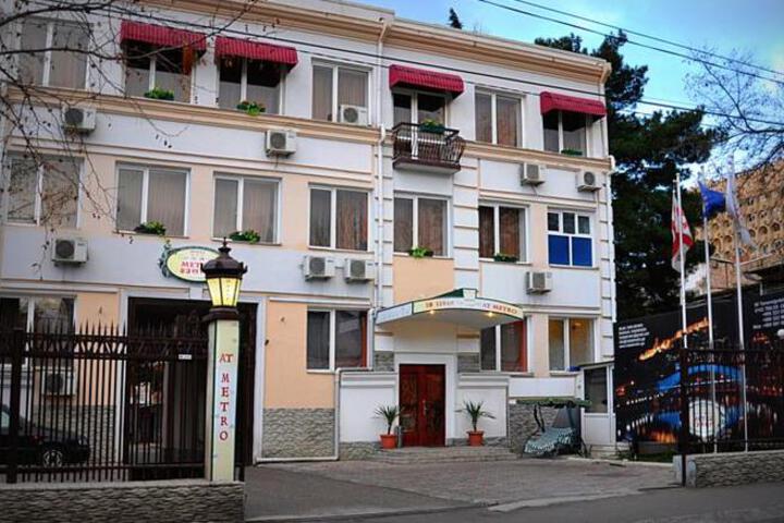 HOTEL AT METRO