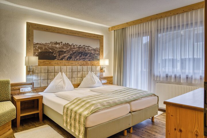 Room 53 of 171