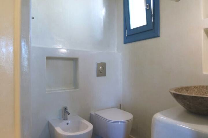 Room 35 of 61