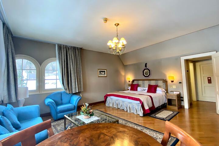 Room 37 of 161