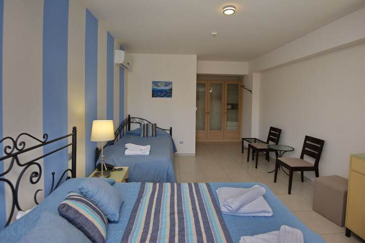 Room 3 of 38