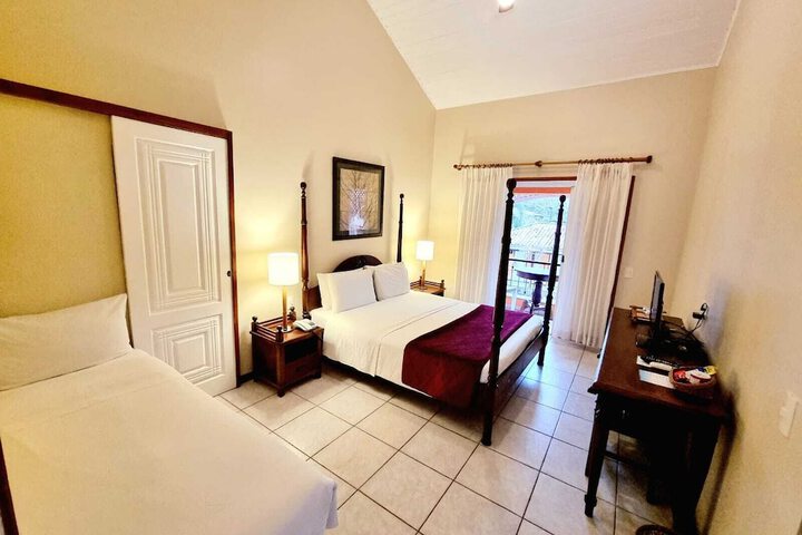 Room 25 of 100