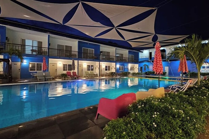 Pool 14 of 35