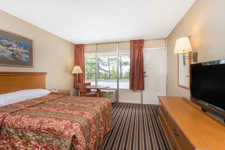 Room 6 of 22