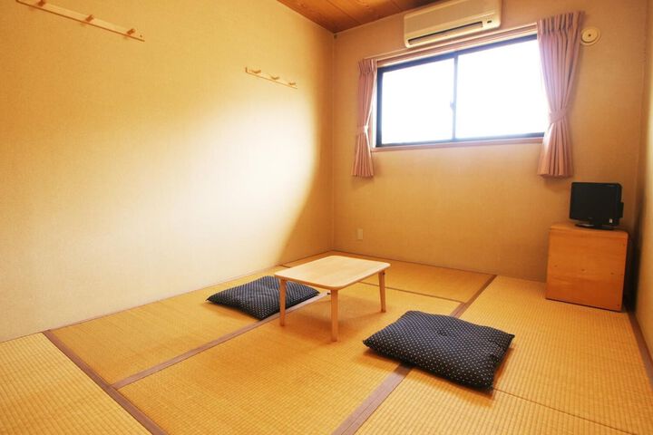 Room 4 of 19