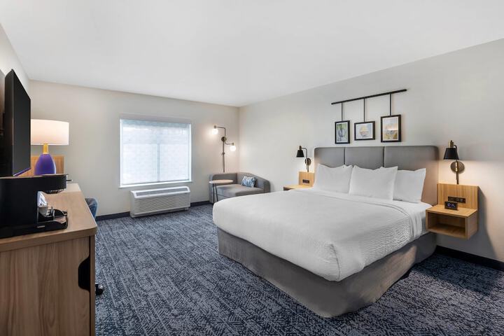 Room 10 of 38