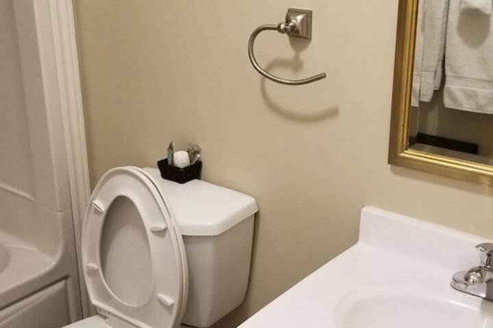 Room 128 of 163