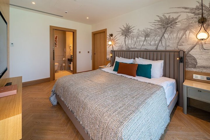 Room 44 of 251