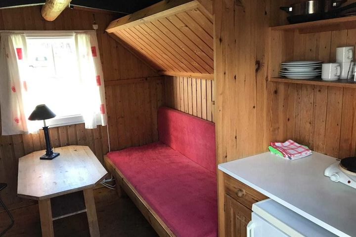 Room 6 of 19