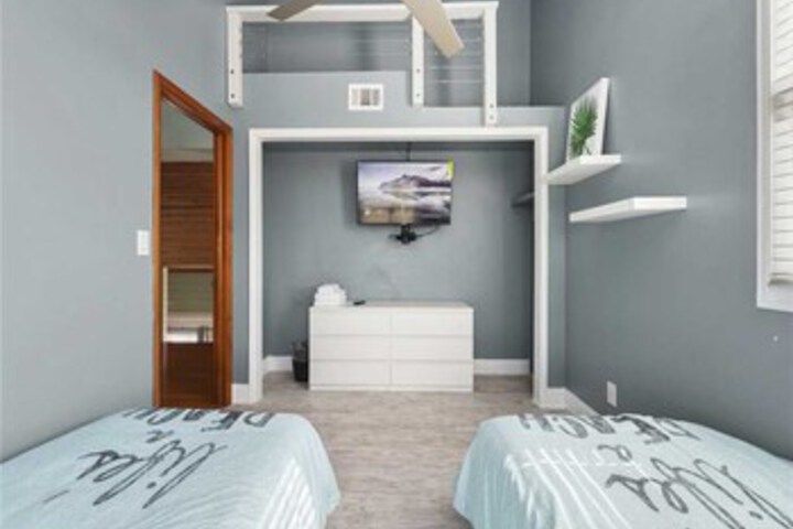 Room 44 of 47