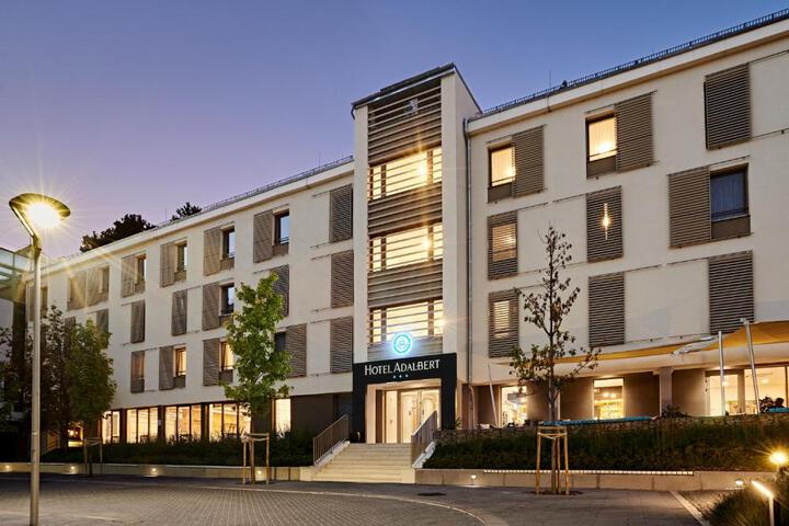 Hotel Adalbert Szent Tamás ház