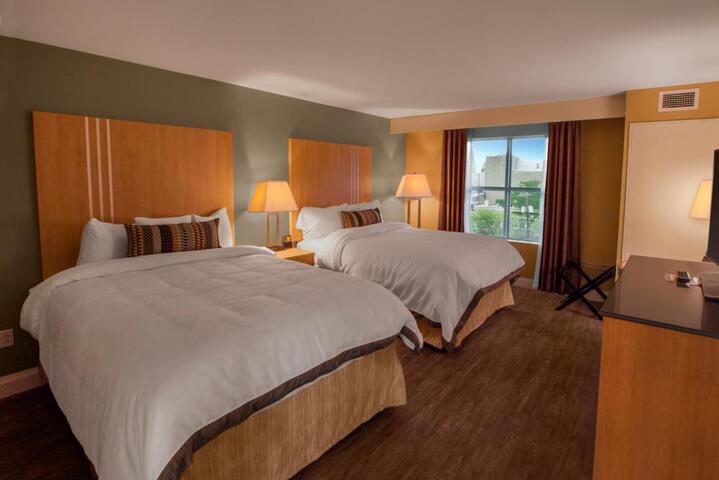 Executive Queen Room (9 of 9)