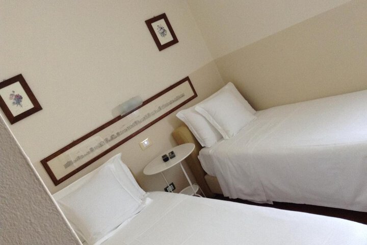 Room 14 of 50