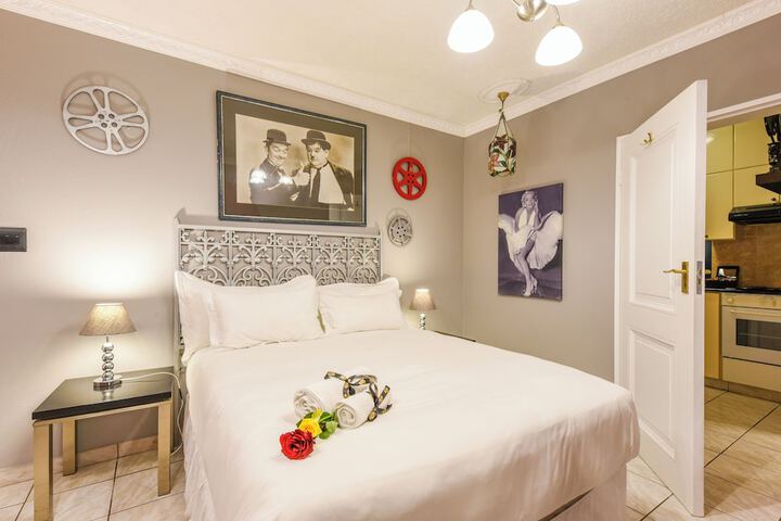 Room 12 of 110