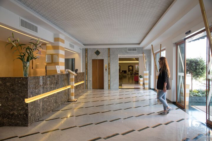 Hotel 52 of 58