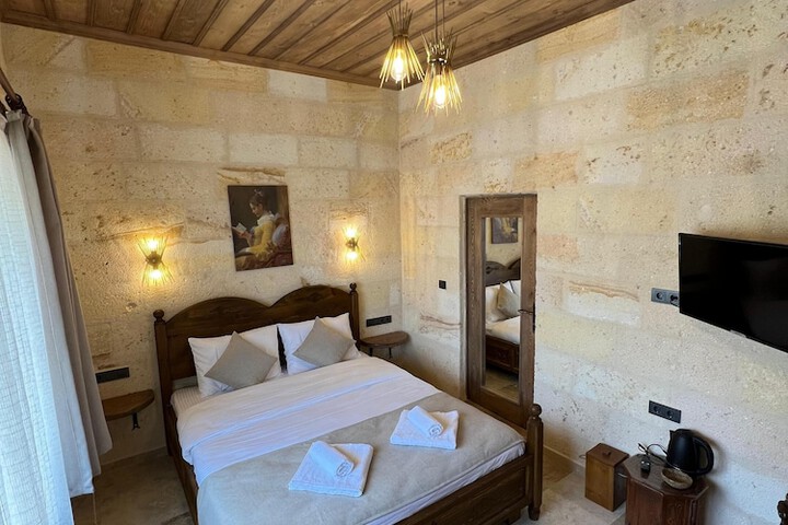 Room 5 of 120