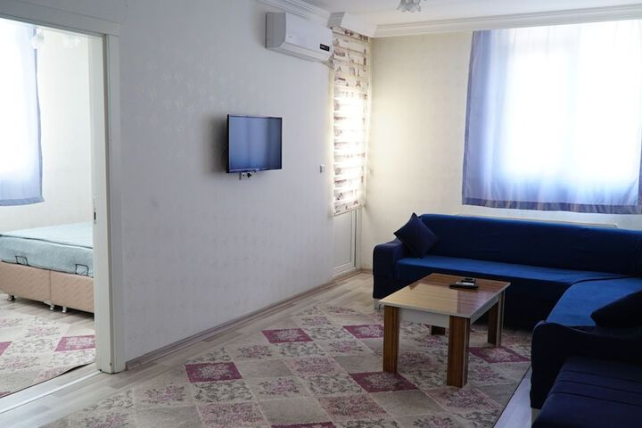 Room 10 of 28