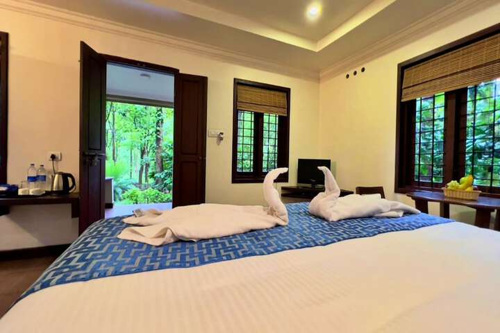 Room 12 of 34