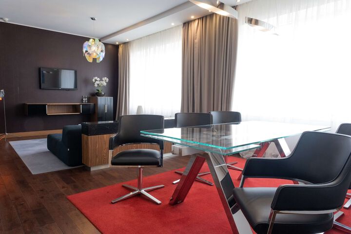 Room 47 of 160