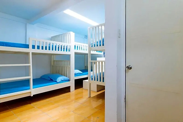 Room 4 of 20