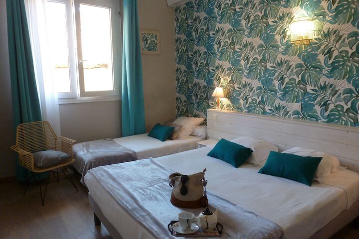 Room 25 of 53