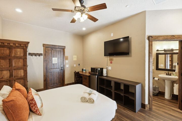 Room 32 of 225