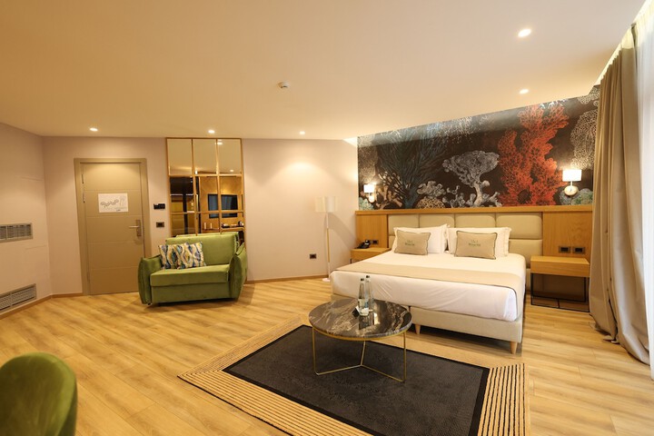 Room 55 of 136