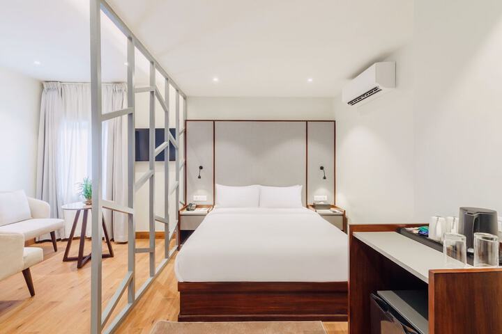 Room 15 of 43
