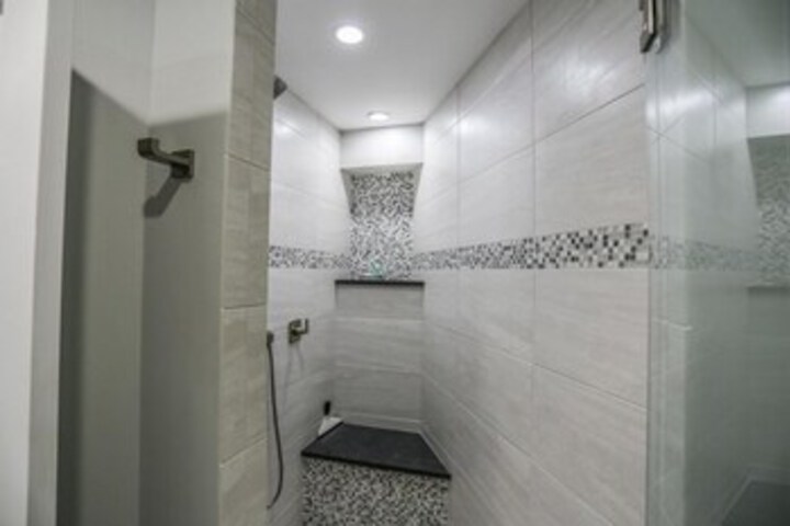 Room 5 of 34