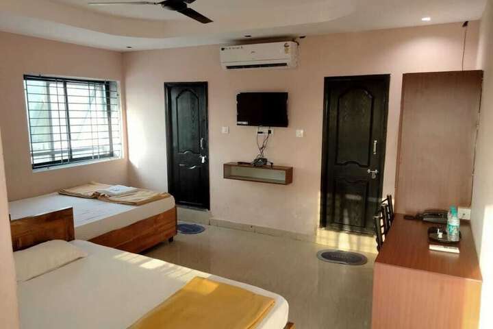 Room 16 of 28